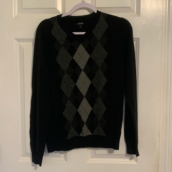 Black and grey argyle V neck sweater, size small. - Picture 1 of 4